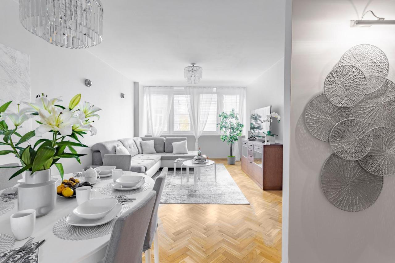ורשה Hala Mirowska Apartments מראה חיצוני תמונה